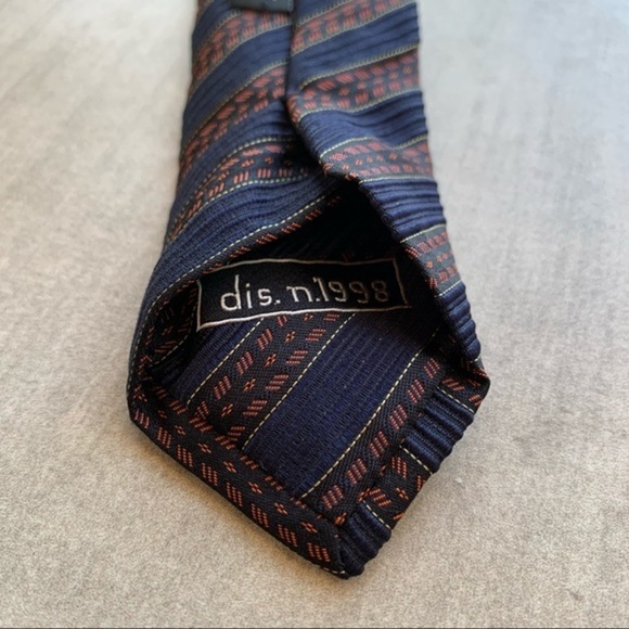 Italo Ferretti Hand Made Textured Silk Tie - Picture 7 of 7
